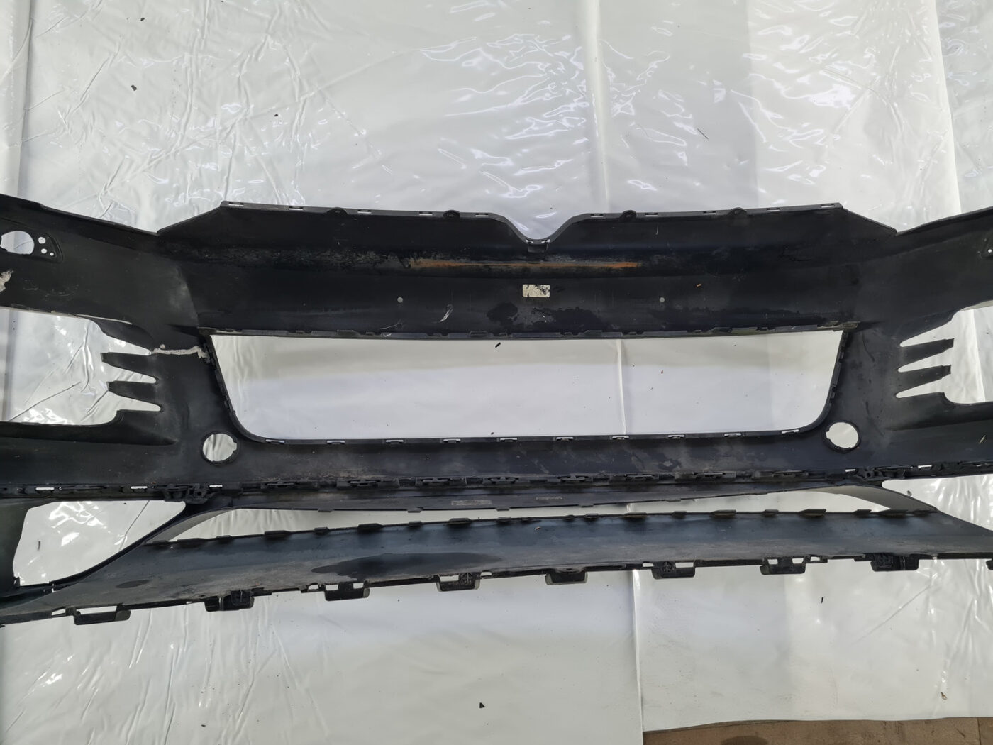 Priekšējais buferis priekš VW TOUAREG 2010-2018 7P6807221C 7P6807061E