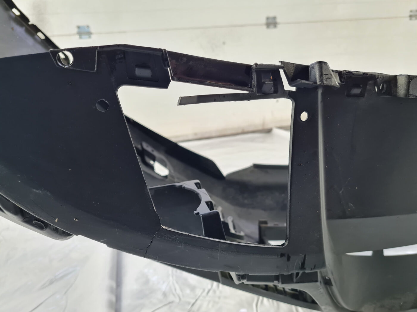 Priekšējais buferis priekš VW TOUAREG 2010-2018 7P6807221C 7P6807061E