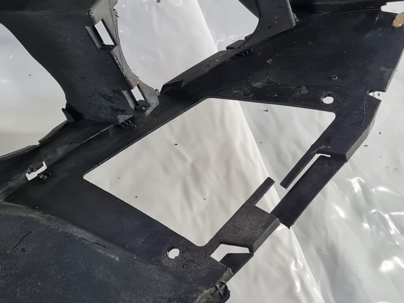 Priekšējais buferis priekš VW TOUAREG 2010-2018 7P6807221C 7P6807061E