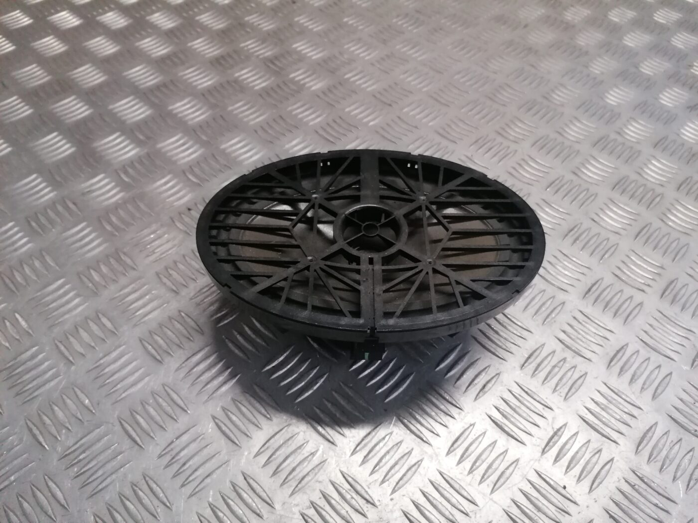 Durvju skaļrunis, apakšā priekš PEUGEOT 607 2010