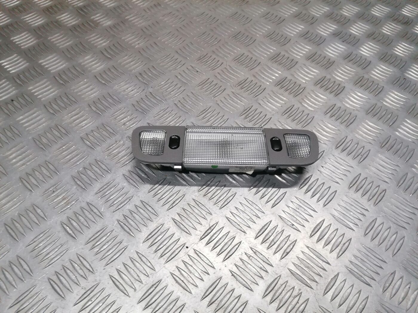 Aizmugurējo sēdvietu apgaismojums priekš PEUGEOT 607 2010