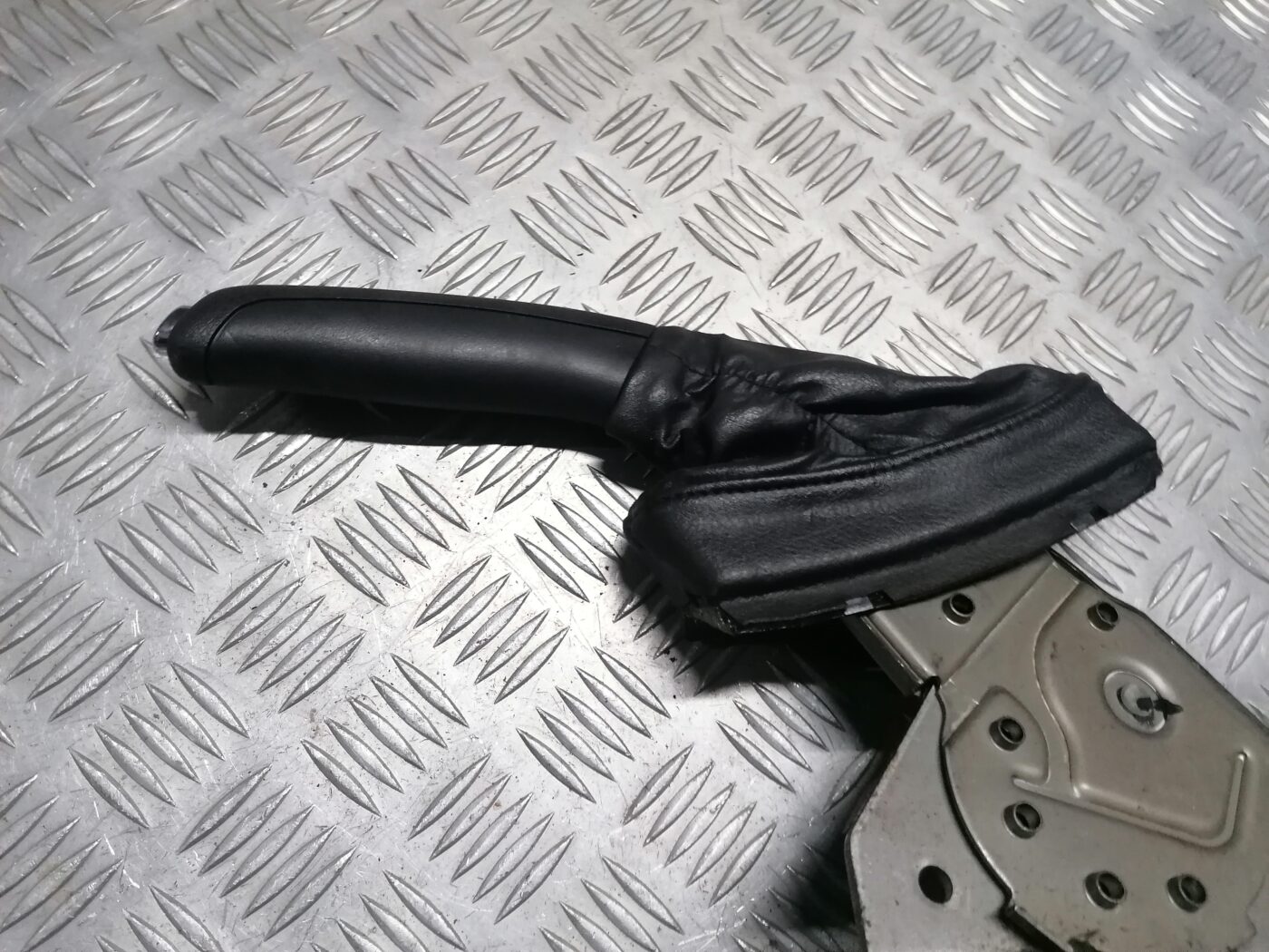 Stāvbremzes svira priekš PEUGEOT 607 2010