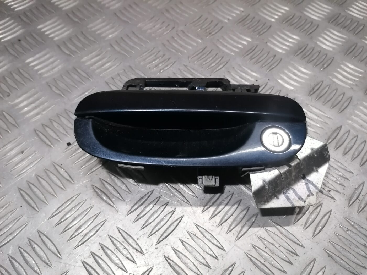 Priekšējāis kreisais durvju rokturis priekš PEUGEOT 607 2010