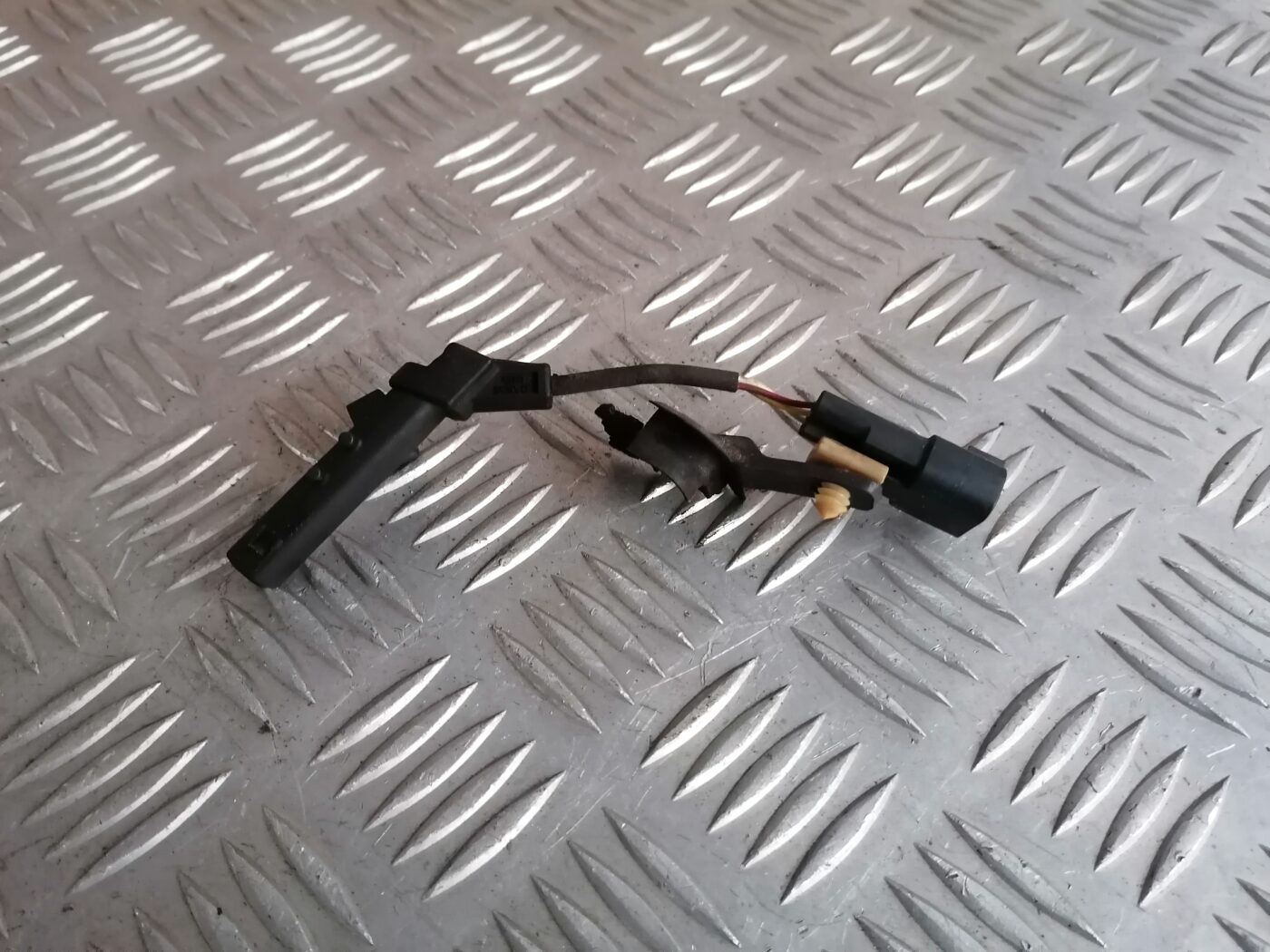 Kloķvārpstas devējs priekš PEUGEOT 607 2010