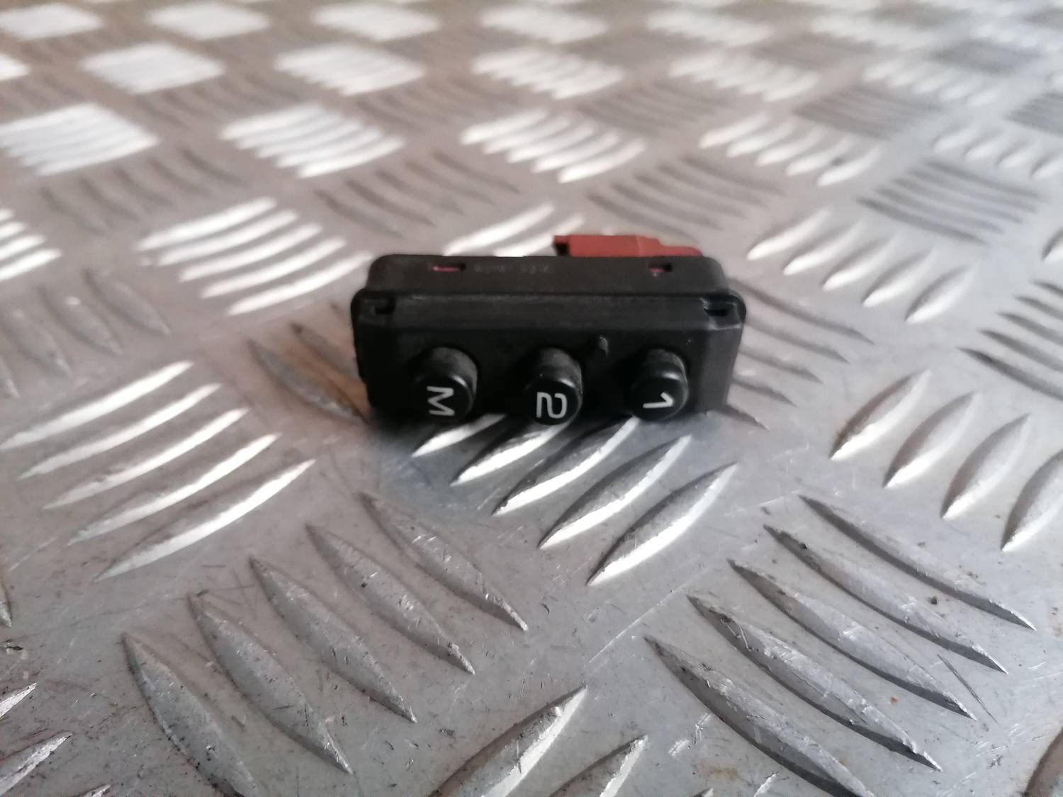 Sēdekļu atmiņas slēdža poga priekš PEUGEOT 607 2010 2 Sēdekļu atmiņas slēdža poga priekš PEUGEOT 607 2010