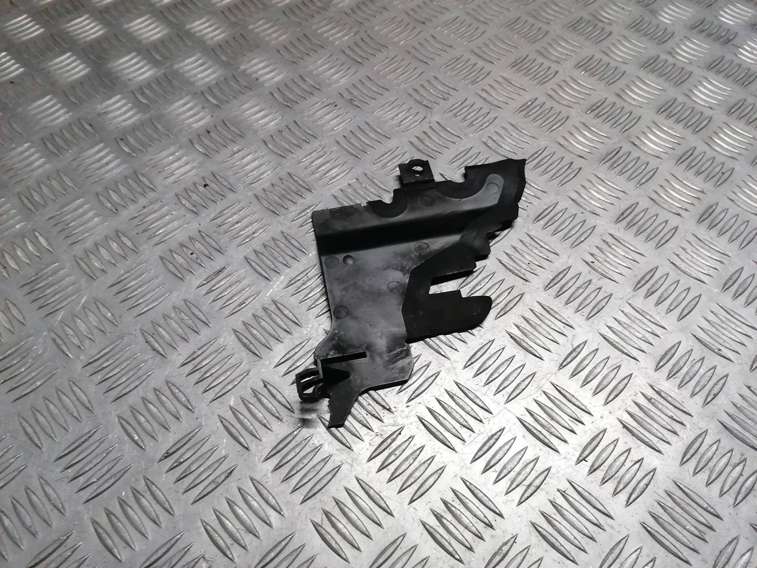 Ieplūdes gaisa deflektors, pa labi priekš PEUGEOT 607 2010 3 Ieplūdes gaisa deflektors, pa labi priekš PEUGEOT 607 2010