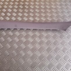 Priekšējas salona statnes apdare priekš PEUGEOT 607 2010