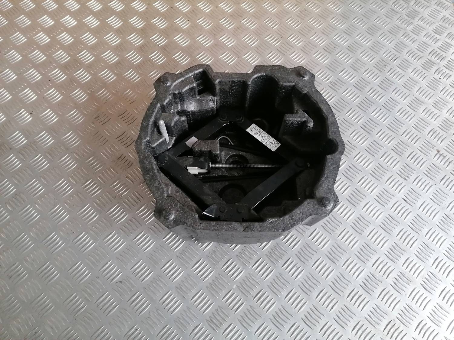 Domkrats priekš PEUGEOT 607 2010 1 Domkrats priekš PEUGEOT 607 2010