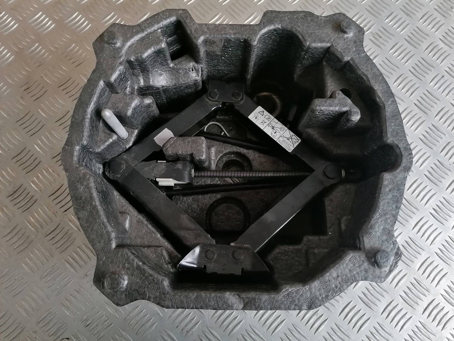 Domkrats priekš PEUGEOT 607 2010 4 Domkrats priekš PEUGEOT 607 2010