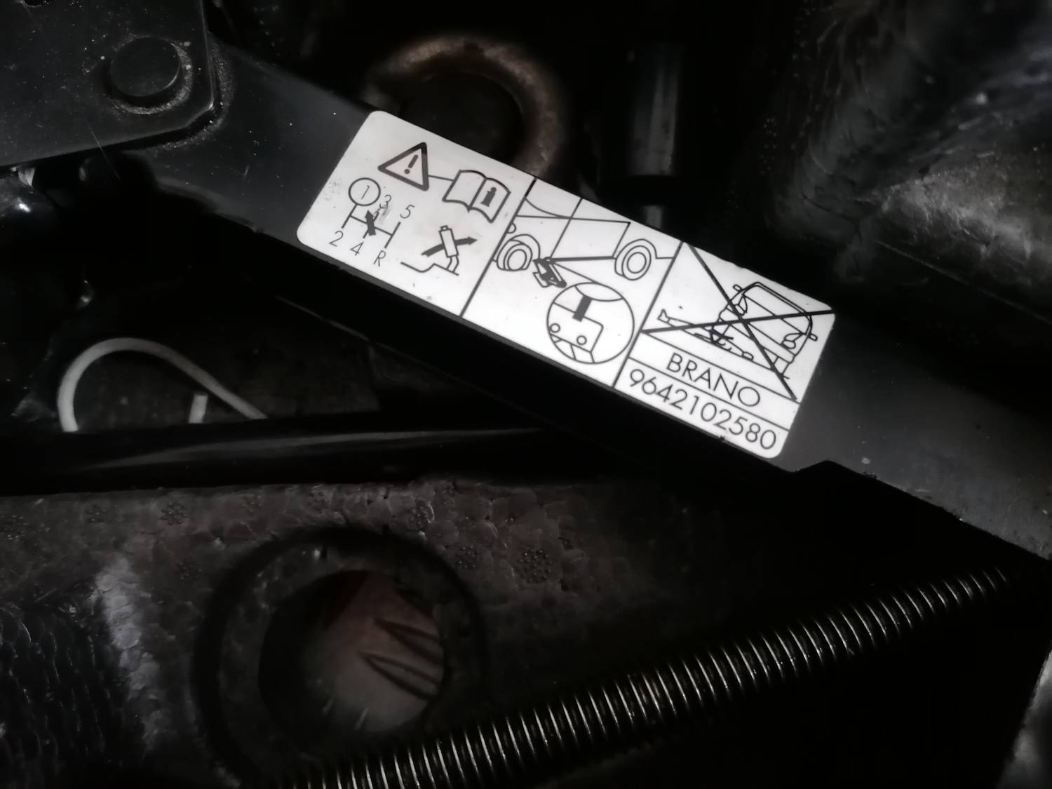 Domkrats priekš PEUGEOT 607 2010 3 Domkrats priekš PEUGEOT 607 2010