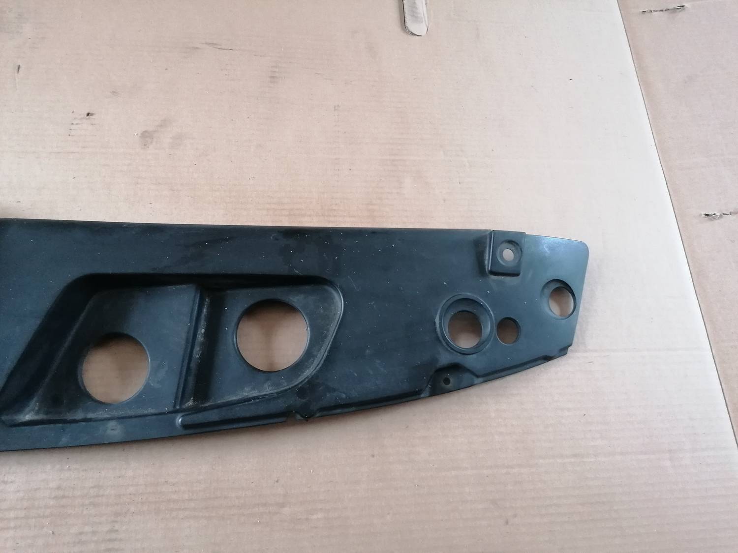 Akumulatora vāks priekš PEUGEOT 607 2010 5 Akumulatora vāks priekš PEUGEOT 607 2010