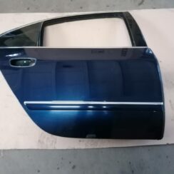 Aizmugurējās labās durvis priekš PEUGEOT 607 2010