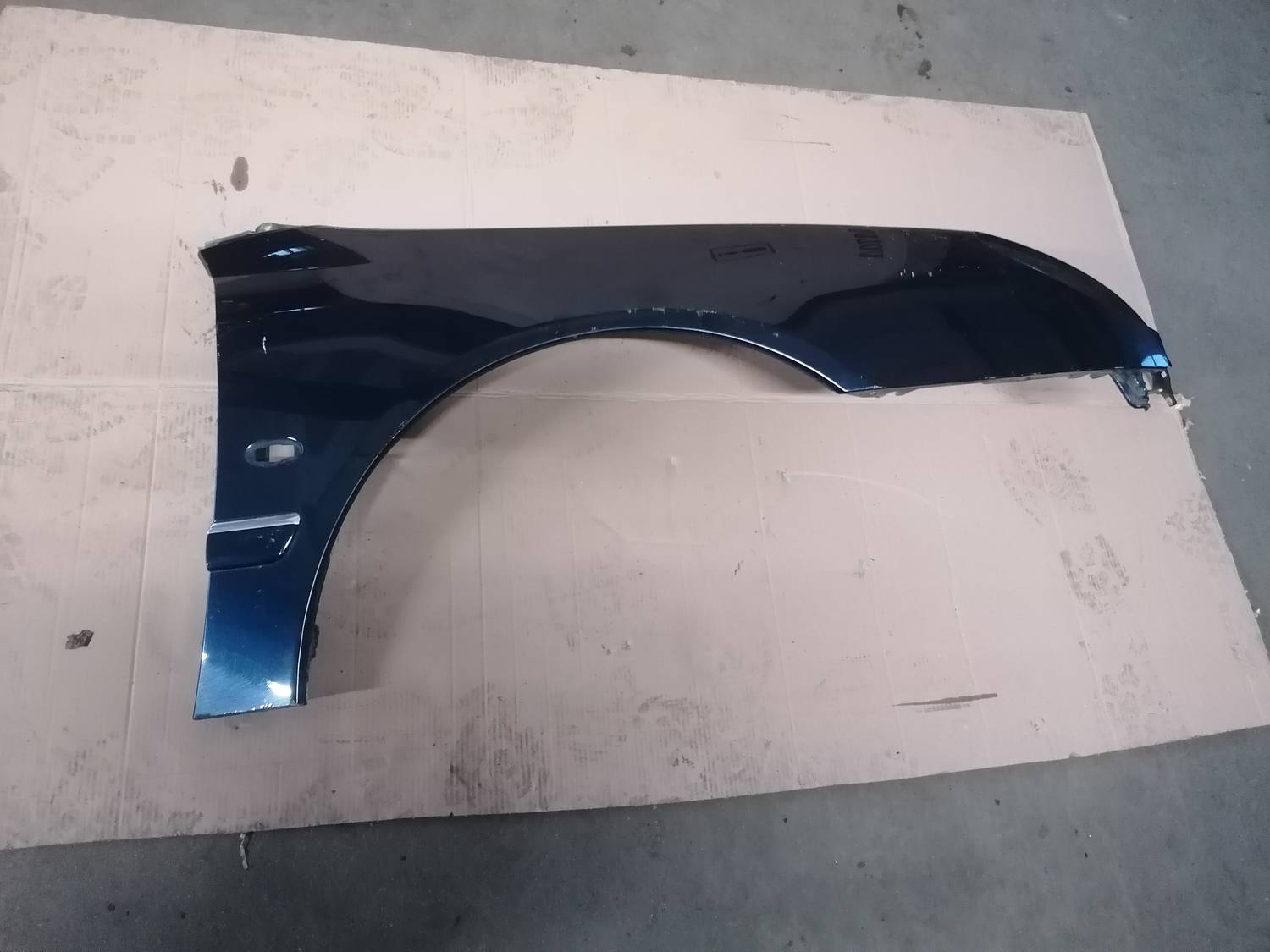 Priekšējais labais spārns priekš PEUGEOT 607 2010 1 Priekšējais labais spārns priekš PEUGEOT 607 2010