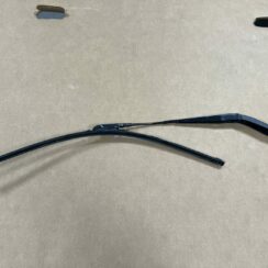 Vējstikla slotiņa priekš MERCEDES BENZ ML320 2005 BLACK