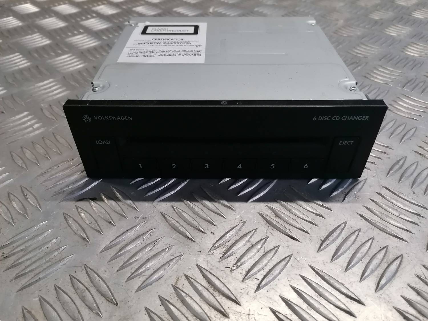 CD/DVD/Navigācijas bloks priekš VW PHAETON 2003 2 CD/DVD/Navigācijas bloks priekš VW PHAETON 2003