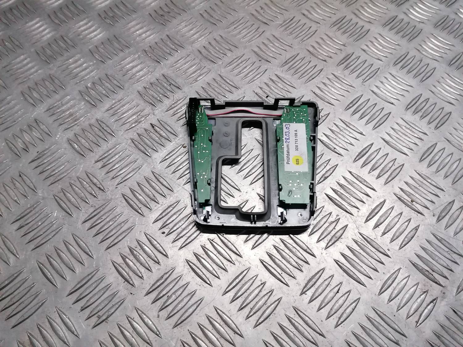 Ātrumu pārslēgšanas vadības panelis priekš VW PHAETON 2003 3 Ātrumu pārslēgšanas vadības panelis priekš VW PHAETON 2003