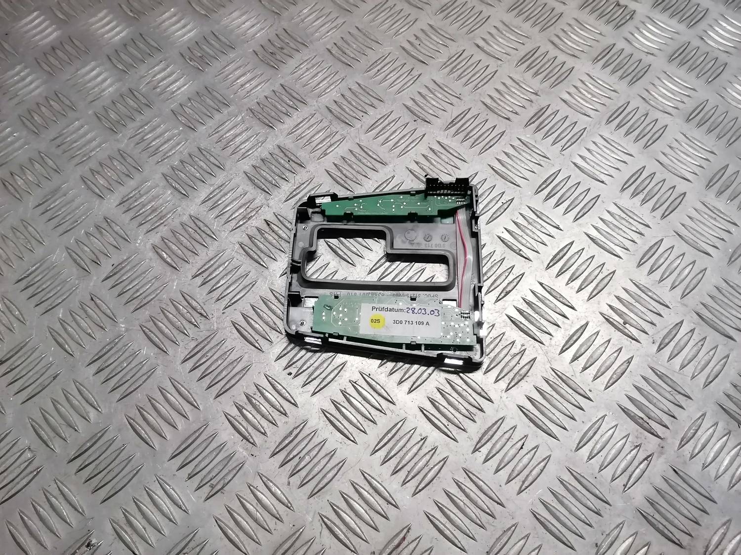 Ātrumu pārslēgšanas vadības panelis priekš VW PHAETON 2003 4 Ātrumu pārslēgšanas vadības panelis priekš VW PHAETON 2003