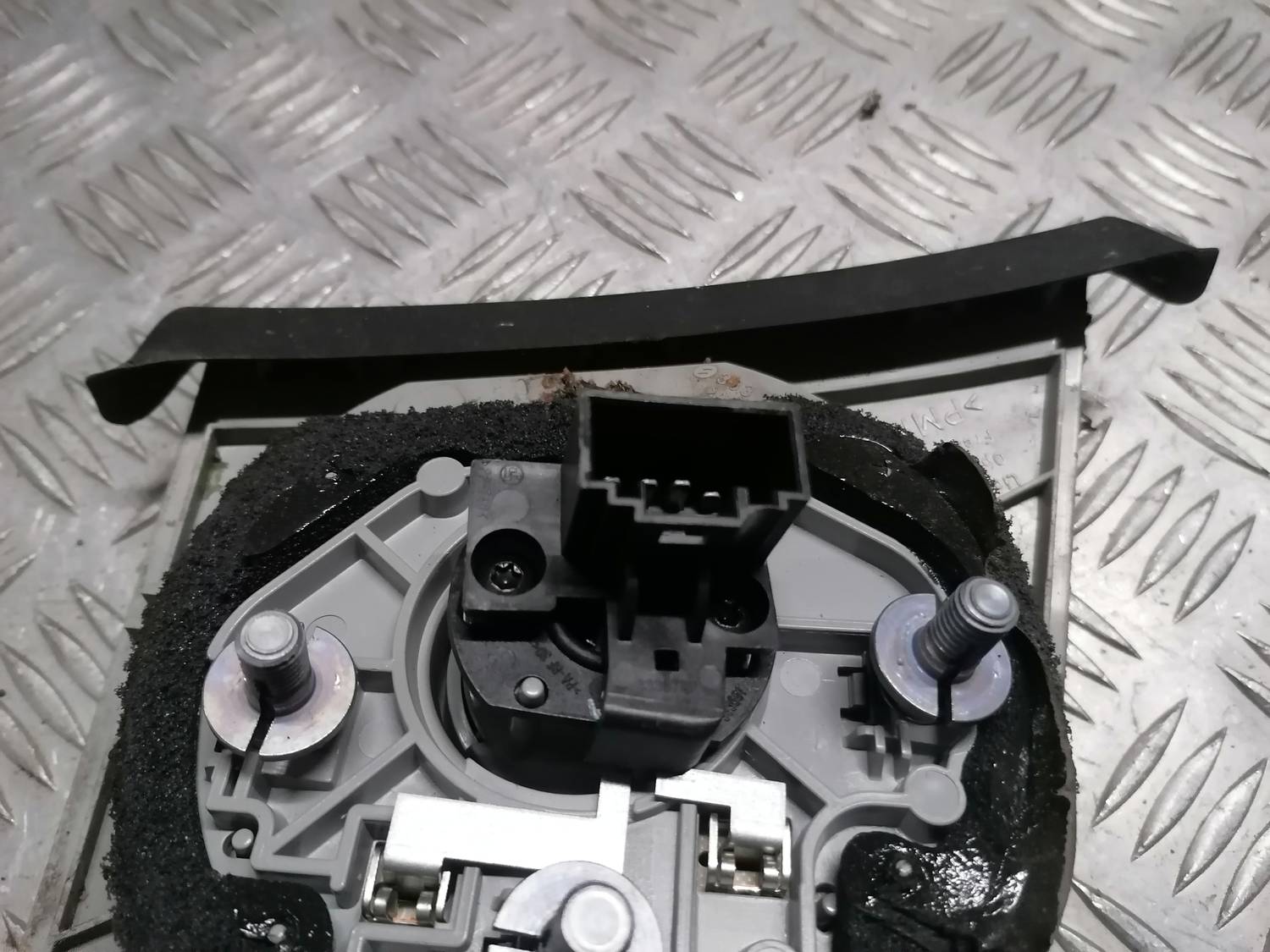 Bagāžnieka vāka labais lukturis priekš VW PHAETON 2003 5 Bagāžnieka vāka labais lukturis priekš VW PHAETON 2003