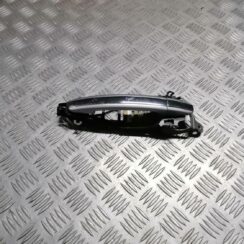 Priekšējāis labais durvju rokturis priekš VW PHAETON 2003