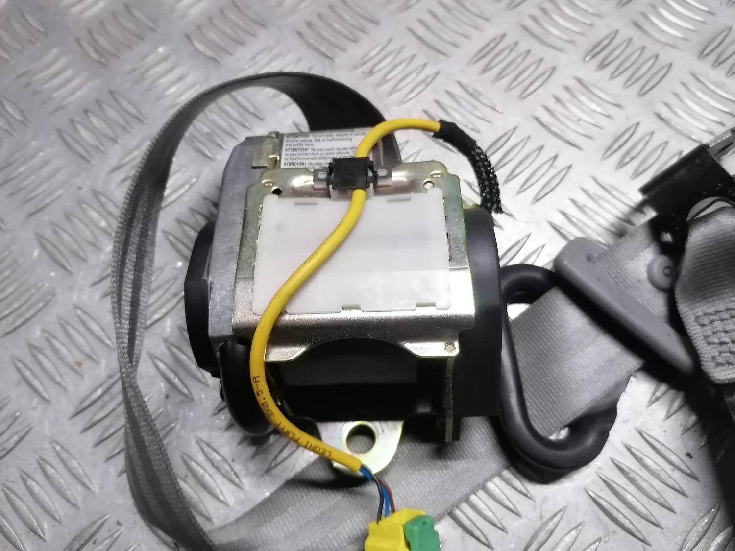 Aizmugurējā labā drošības josta priekš VW PHAETON 2003