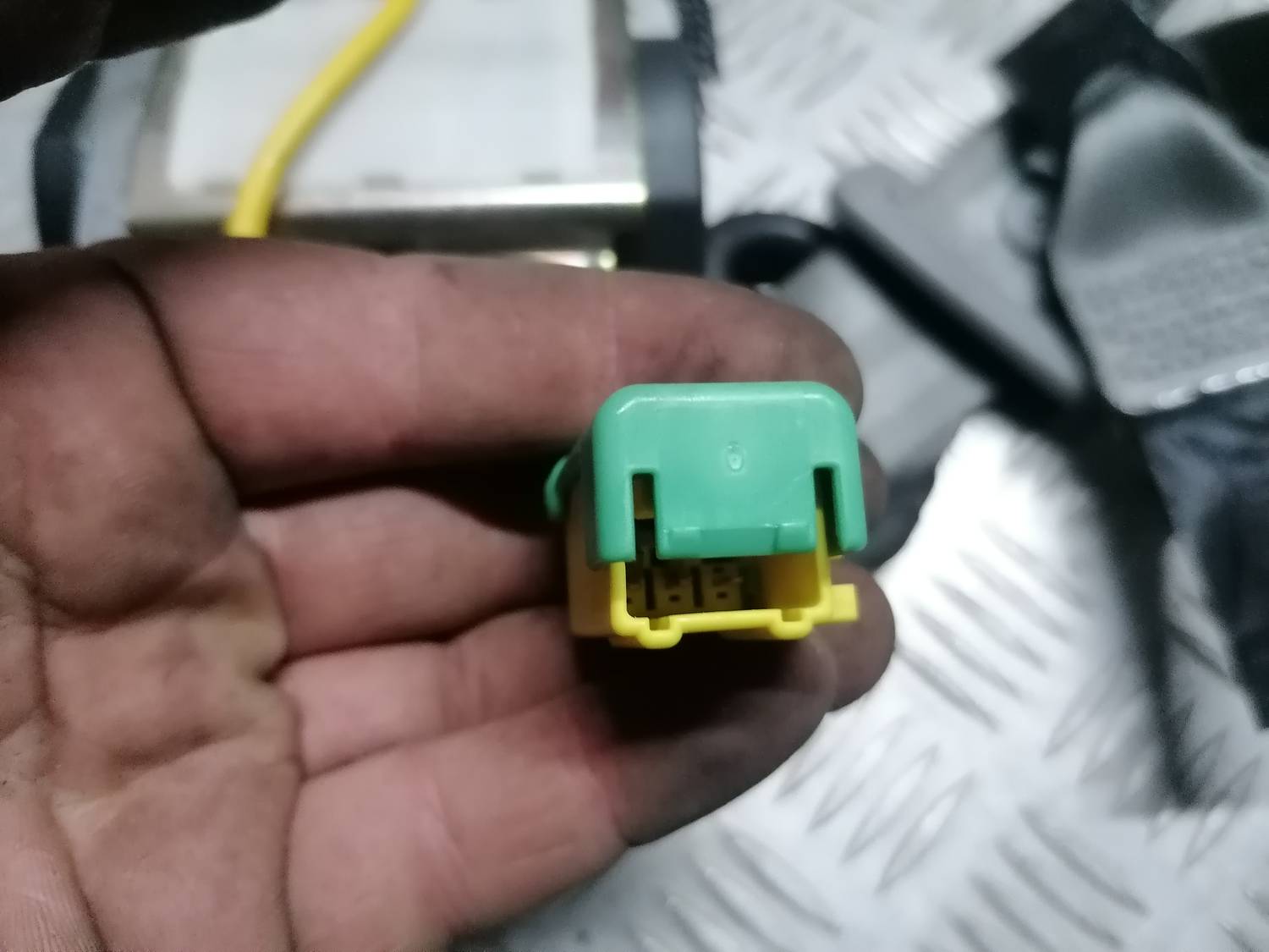 Aizmugurējā labā drošības josta priekš VW PHAETON 2003