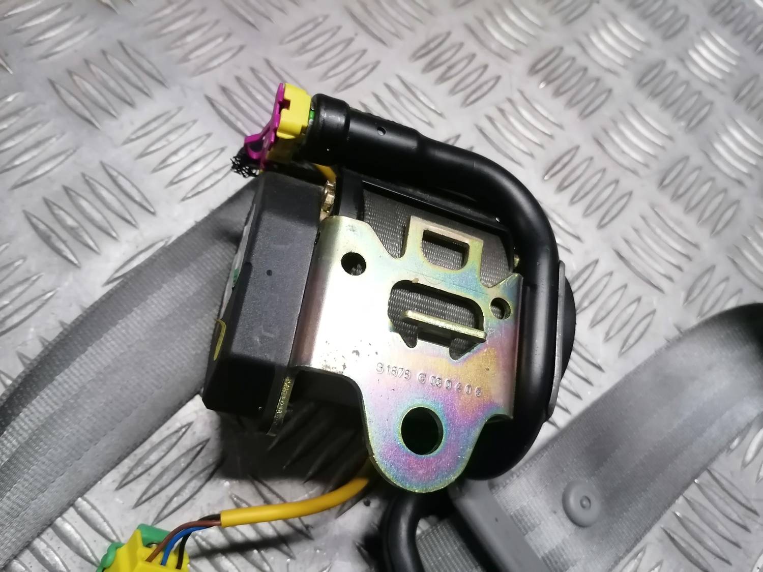 Aizmugurējā labā drošības josta priekš VW PHAETON 2003