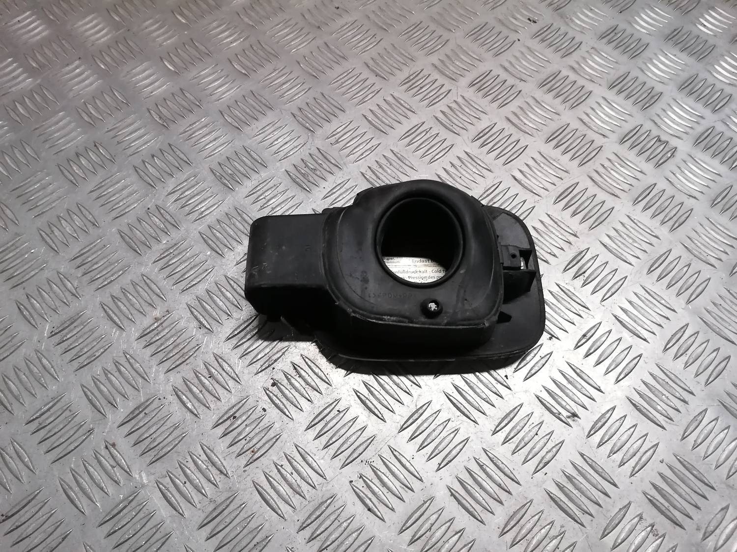 Degvielas tvertnes vāks priekš VW PHAETON 2003 4 Degvielas tvertnes vāks priekš VW PHAETON 2003