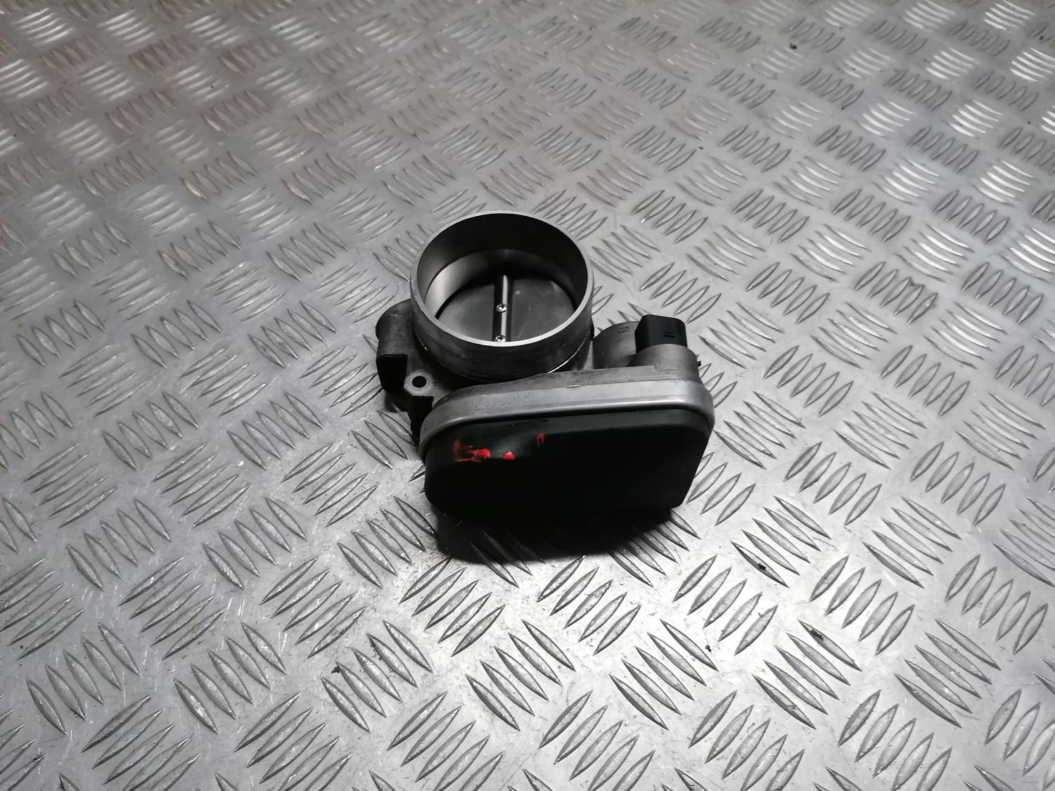 Droseļvārsts priekš VW PHAETON 2003 1 Droseļvārsts priekš VW PHAETON 2003