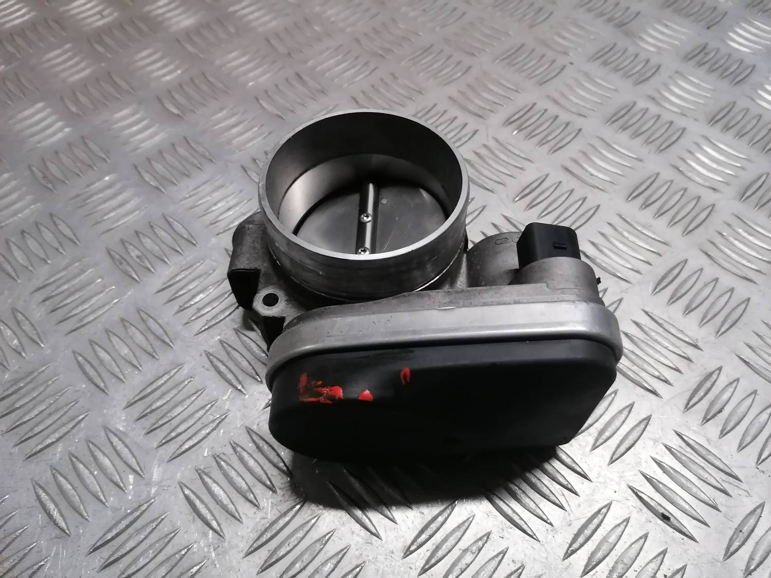 Droseļvārsts priekš VW PHAETON 2003 2 Droseļvārsts priekš VW PHAETON 2003