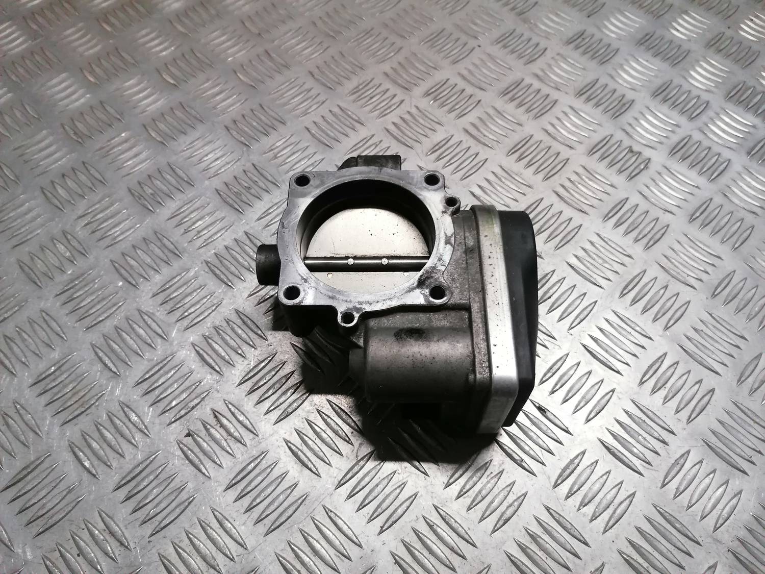 Droseļvārsts priekš VW PHAETON 2003 4 Droseļvārsts priekš VW PHAETON 2003