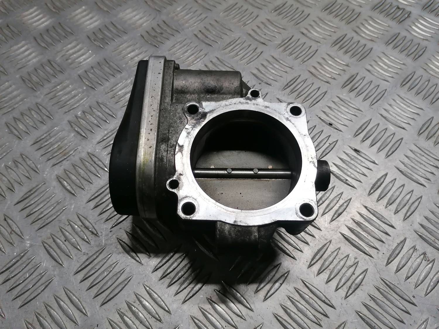 Droseļvārsts priekš VW PHAETON 2003 3 Droseļvārsts priekš VW PHAETON 2003