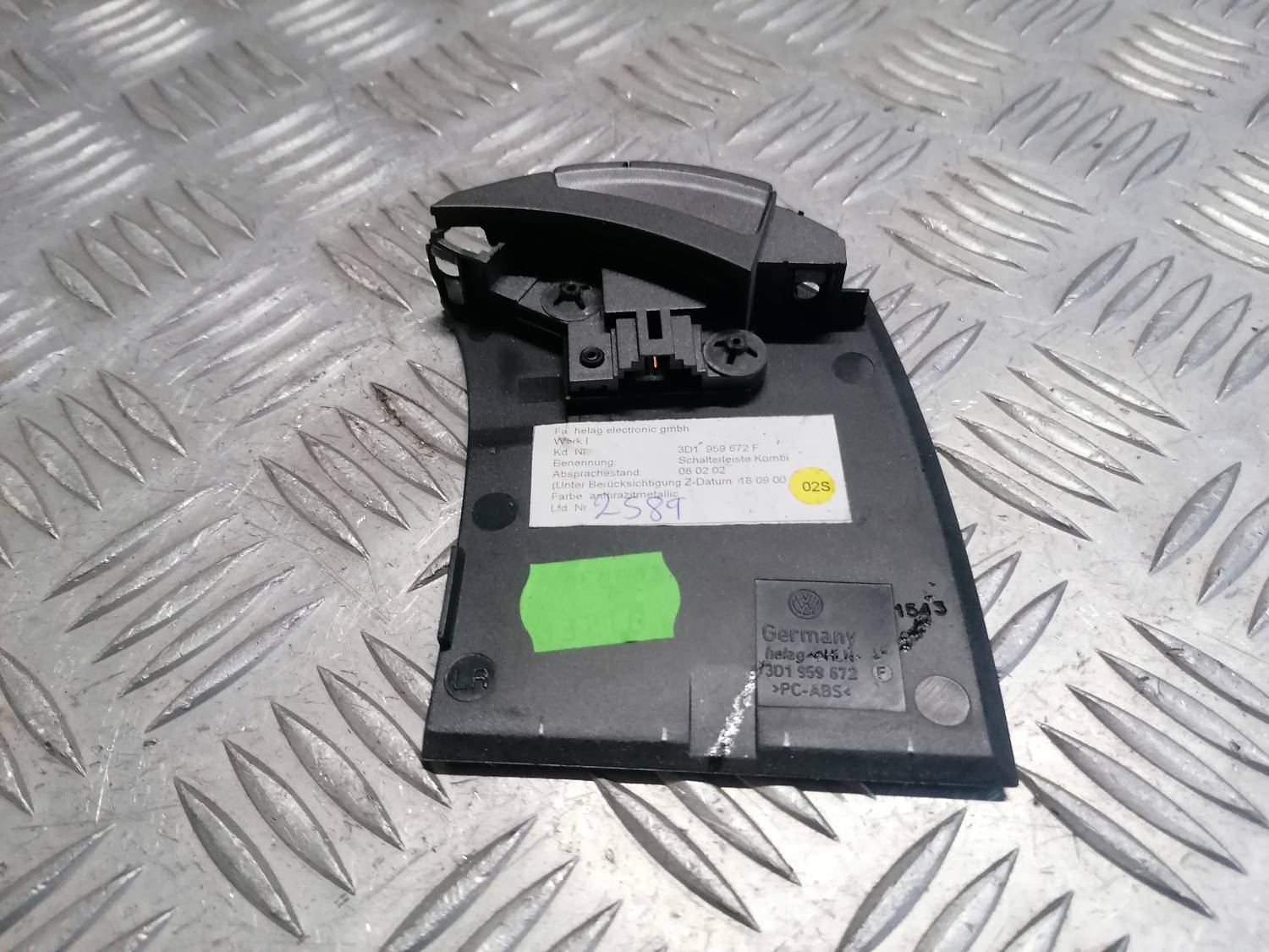 Parkošanās devēju poga priekš VW PHAETON 2003 4 Parkošanās devēju poga priekš VW PHAETON 2003