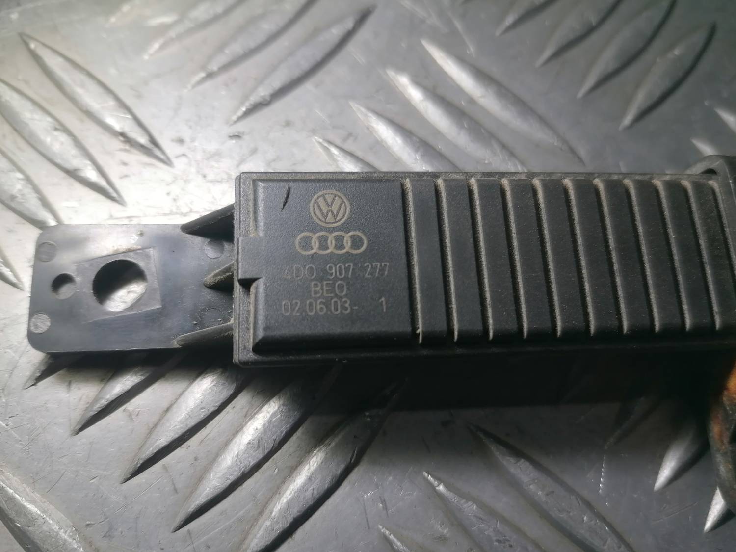 Riepas gaisa spiediena sensors priekš VW PHAETON 2003 4 Riepas gaisa spiediena sensors priekš VW PHAETON 2003