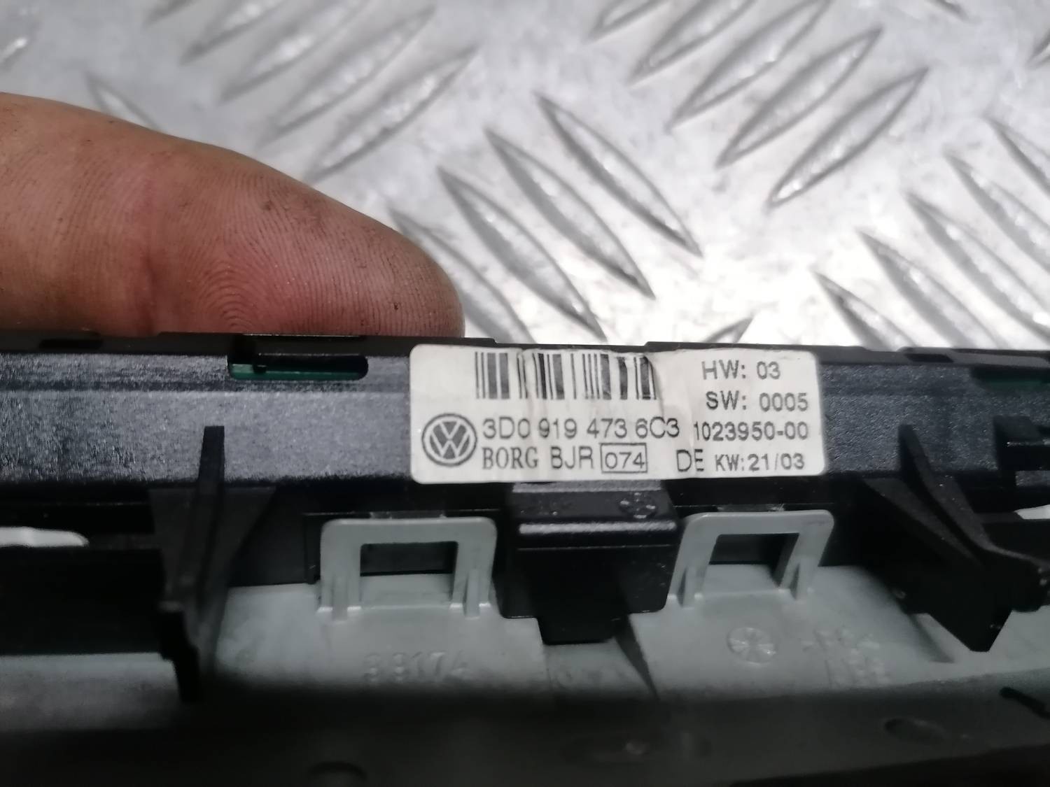 Parkošanās sensoru displejs priekš VW PHAETON 2003