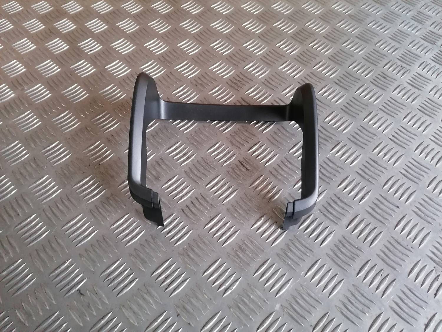 Centrālās konsoles dekoratīva uzlika priekš VW PHAETON 2003 1 Centrālās konsoles dekoratīva uzlika priekš VW PHAETON 2003