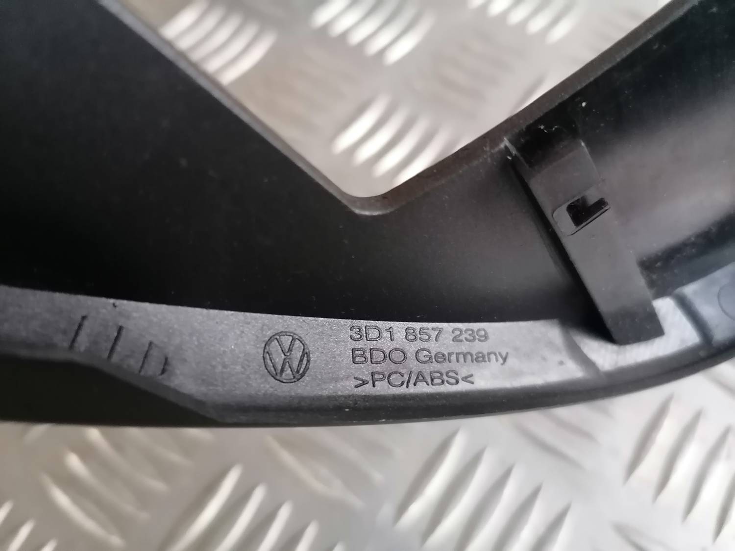 Centrālās konsoles dekoratīva uzlika priekš VW PHAETON 2003 4 Centrālās konsoles dekoratīva uzlika priekš VW PHAETON 2003