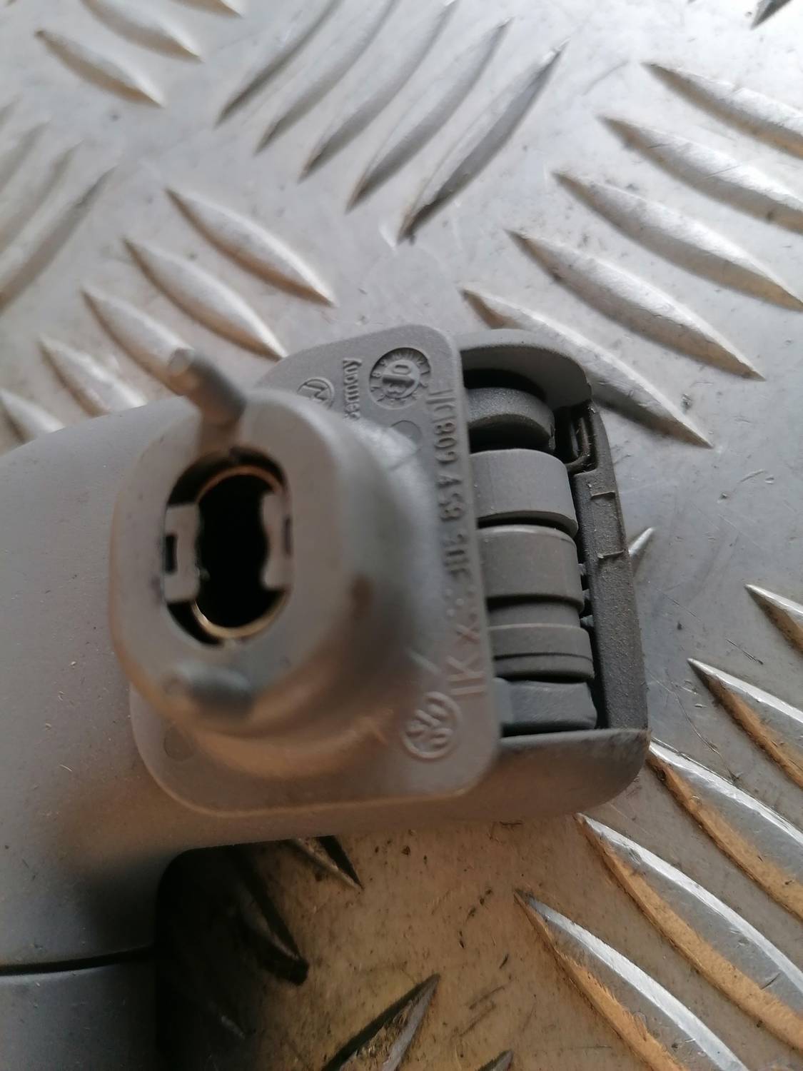 Salona rokturis griestos priekš VW PHAETON 2003 4 Salona rokturis griestos priekš VW PHAETON 2003