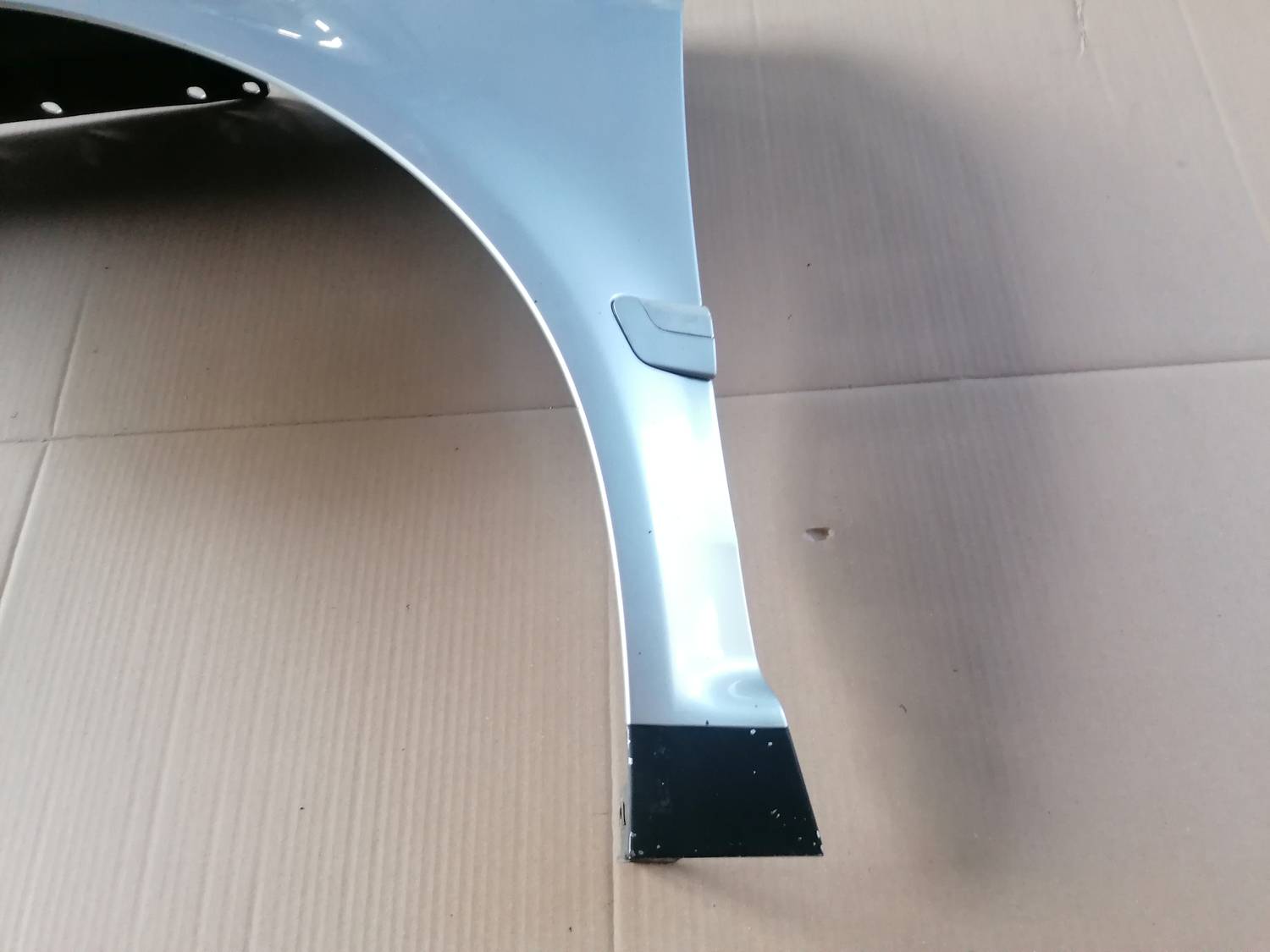 Priekšējais kreisais spārns priekš VW PHAETON 2003 3 Priekšējais kreisais spārns priekš VW PHAETON 2003