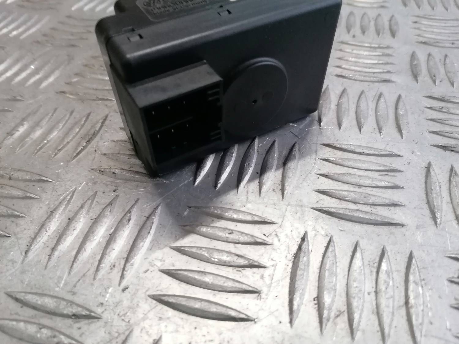 Aizdedzes slēdzene priekš VW PHAETON 2003 4 Aizdedzes slēdzene priekš VW PHAETON 2003