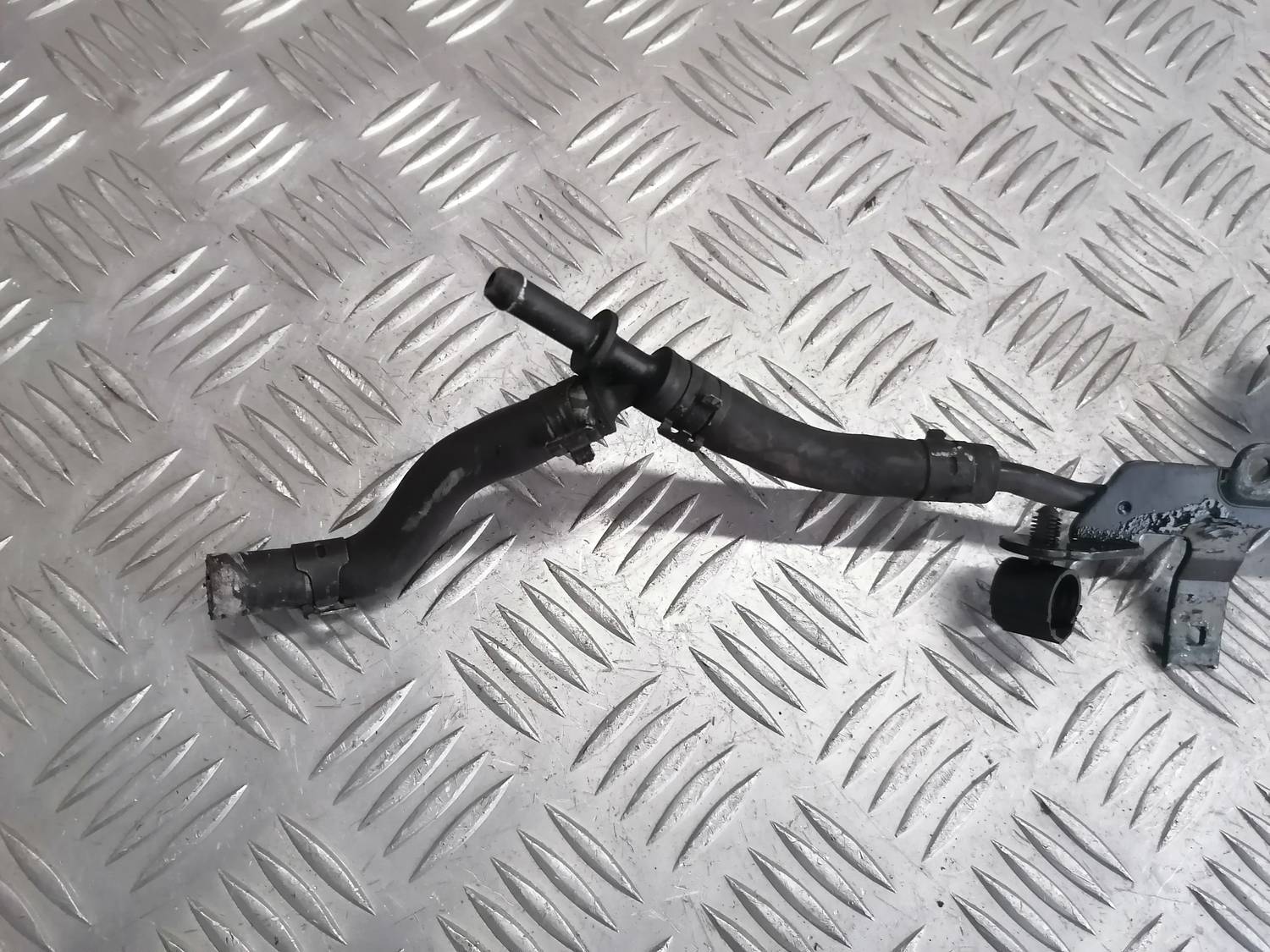 Interkulera caurule priekš VW PHAETON 2003