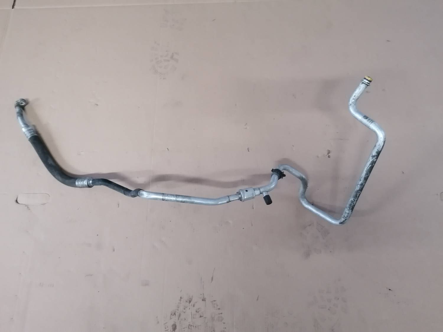 Gaisa kondicioniera galvenā caurule priekš VW PHAETON 2003