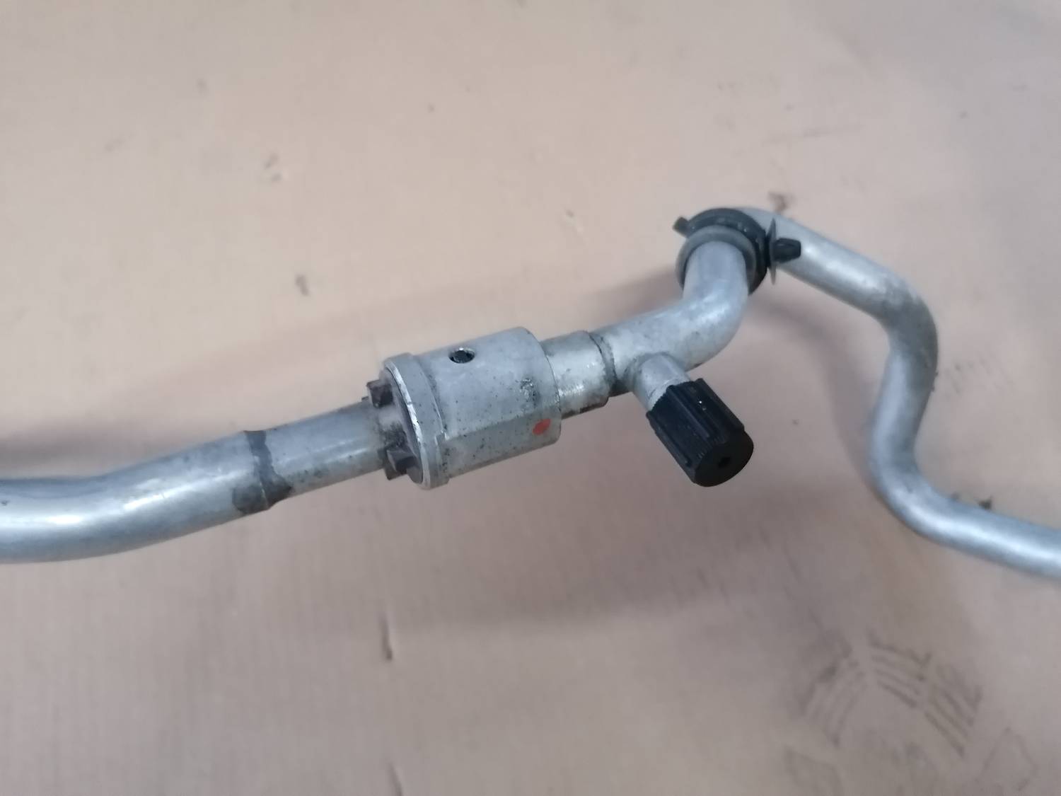 Gaisa kondicioniera galvenā caurule priekš VW PHAETON 2003