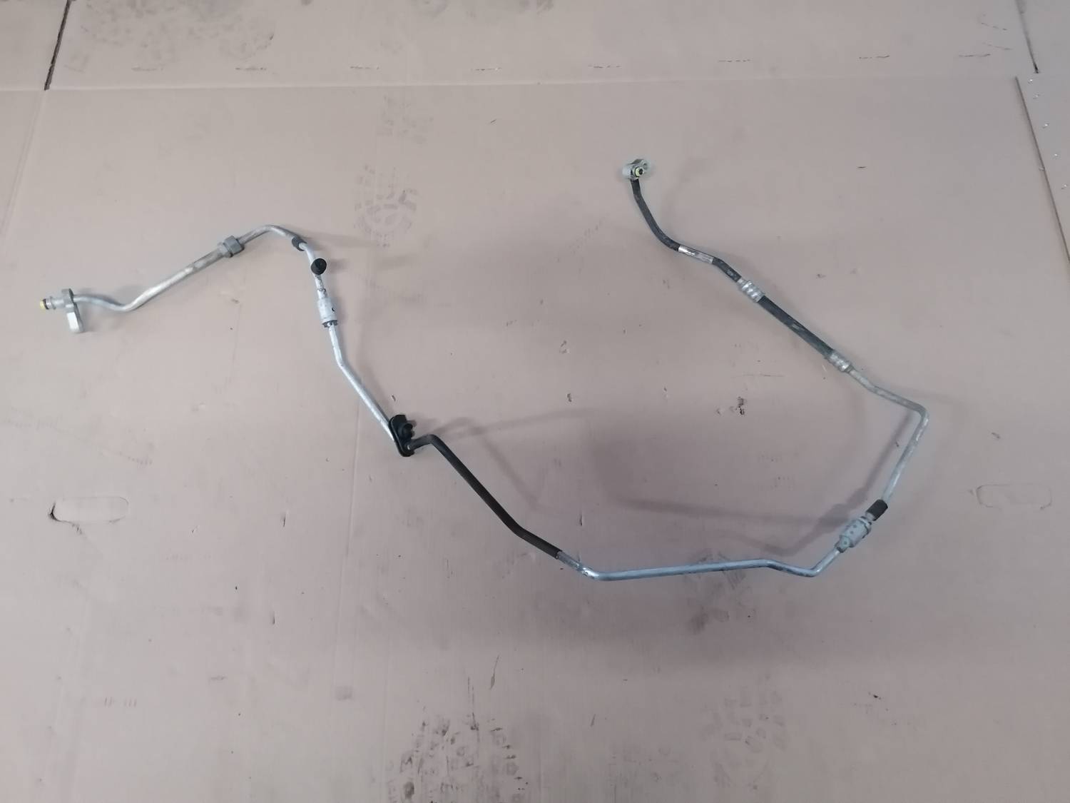 Gaisa kondicioniera galvenā caurule priekš VW PHAETON 2003