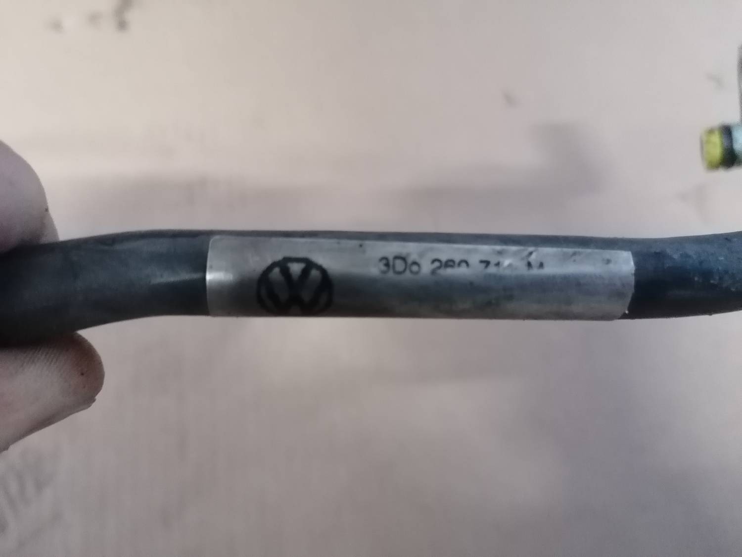 Gaisa kondicioniera galvenā caurule priekš VW PHAETON 2003