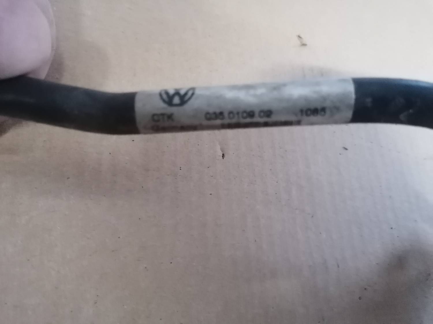 Gaisa kondicioniera galvenā caurule priekš VW PHAETON 2003