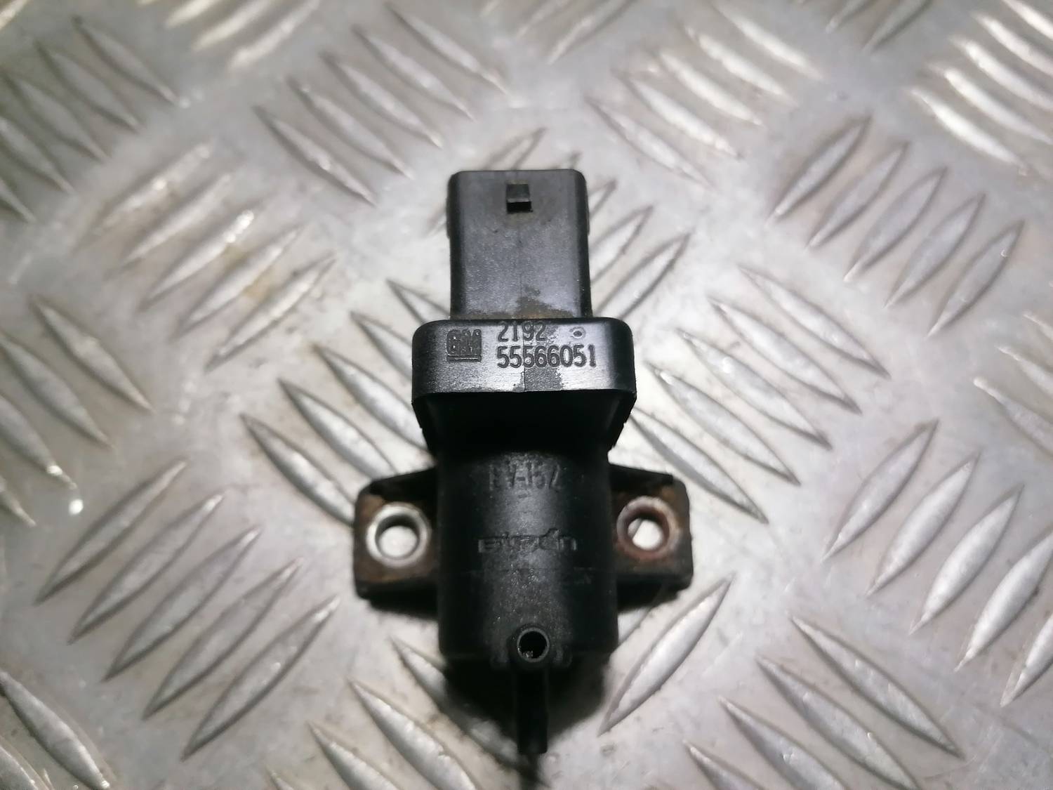 Izplūdes solenoīda vārsts priekš OPEL INSIGNIA SPORTS TOURER 2013 3 Izplūdes solenoīda vārsts priekš OPEL INSIGNIA SPORTS TOURER 2013