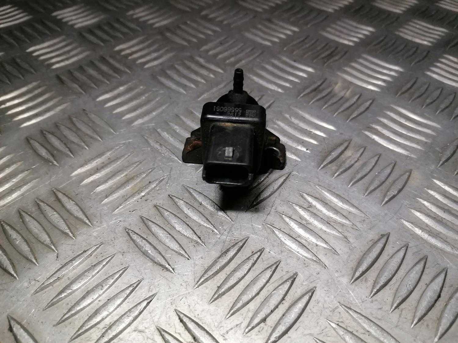 Izplūdes solenoīda vārsts priekš OPEL INSIGNIA SPORTS TOURER 2013 4 Izplūdes solenoīda vārsts priekš OPEL INSIGNIA SPORTS TOURER 2013