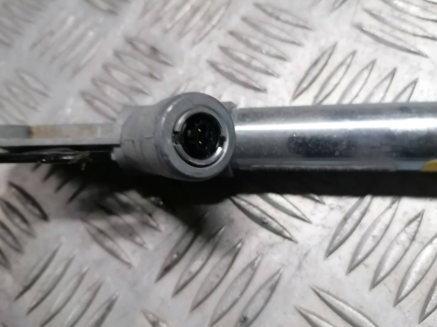 Priekšējās drošības jostas sprādze priekš OPEL INSIGNIA SPORTS TOURER 2013