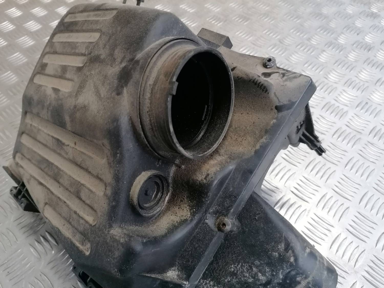 Gaisa filtra korpuss priekš OPEL INSIGNIA SPORTS TOURER 2013 3 Gaisa filtra korpuss priekš OPEL INSIGNIA SPORTS TOURER 2013