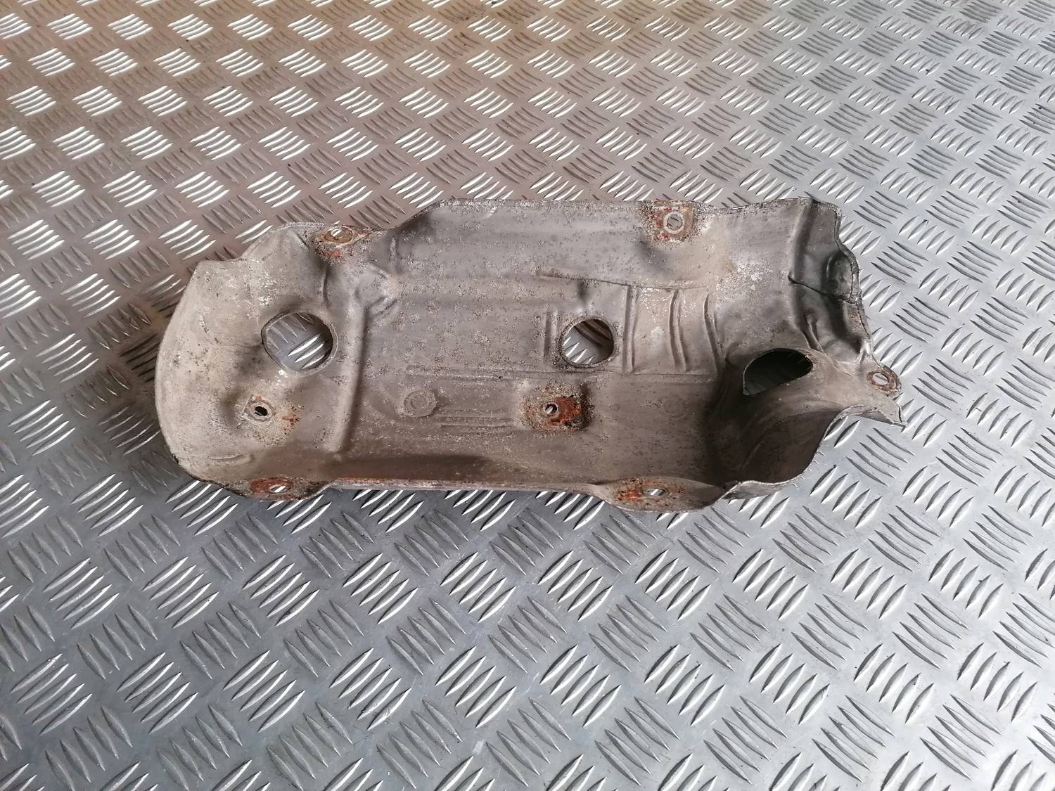 Izpūtēja sistēmas karstuma aizsargs priekš OPEL INSIGNIA SPORTS TOURER 2013